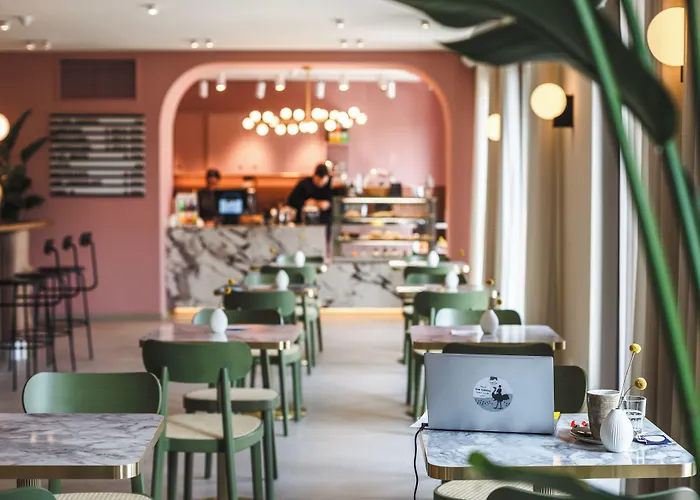 The Circus Living 4*