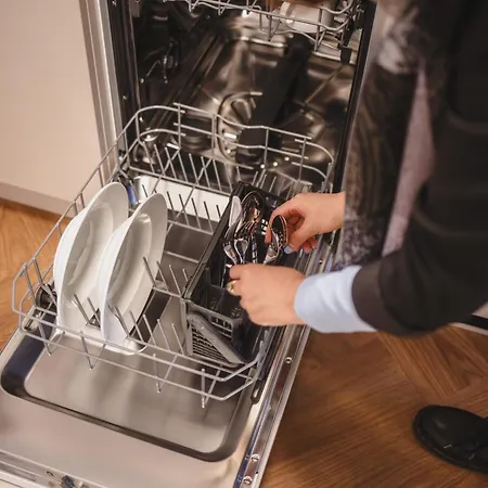 The Circus Living 4*