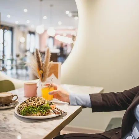 The Circus Living Hotel apartamentowy 4*