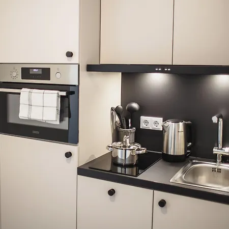 The Circus Living 4*