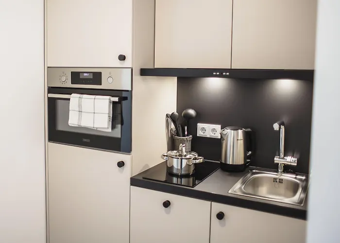 The Circus Living 4*