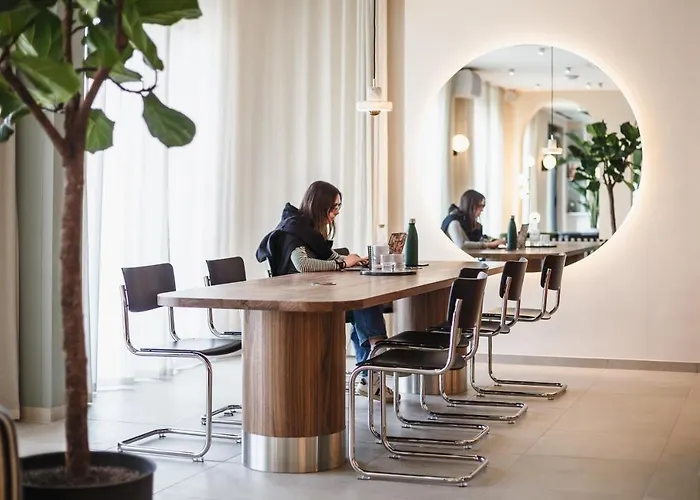 Apart-hotel The Circus Living 4*